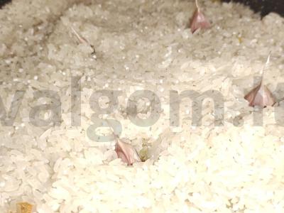 Kvapnus plovas su kiauliena katile Žingsnis 9