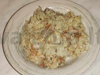 Kvapnus plovas su kiauliena katile pagrindine nuotrauka