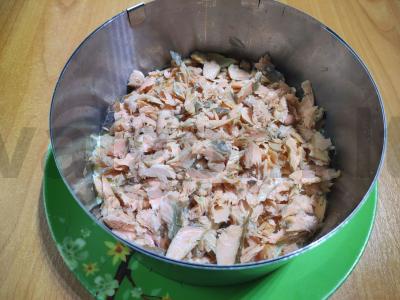 Salotas „Mimoza“ su karštai rūkyta upėtakiu Žingsnis 4