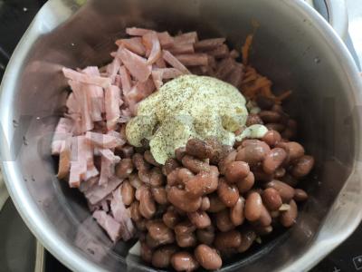 Salotas su korėjietiška morkomis, pupelėmis ir majonezu Žingsnis 4