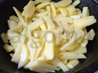 Keptas bulves su miško grybais ir krapais Žingsnis 1