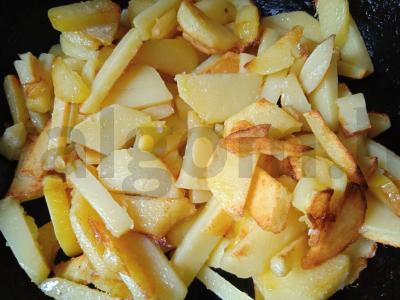 Keptas bulves su miško grybais ir krapais Žingsnis 2