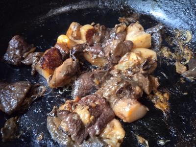 Keptas bulves su miško grybais ir krapais Žingsnis 4