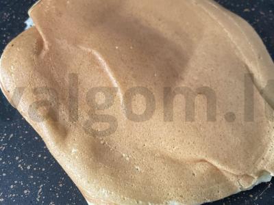 Plokšti blynai su virintu saldžiuoju pienu Žingsnis 7