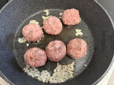 Kalakutienos kotletai pomidorų padaže Žingsnis 2