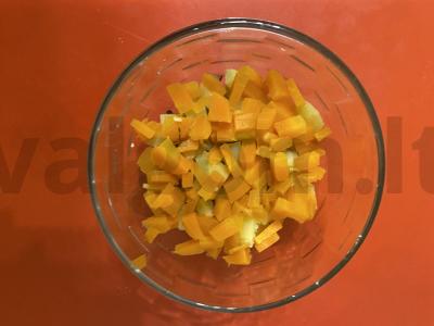 Porcinė „Burokėliai šubėje“ kubeliais Žingsnis 4