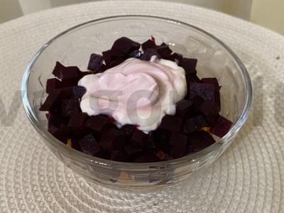 Porcinė „Burokėliai šubėje“ kubeliais pagrindine nuotrauka