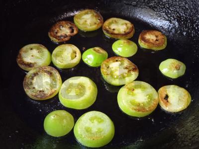 Kiaušinienė su žaliais pomidorais ir sūriu Žingsnis 2