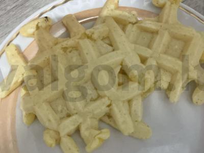 Bananų vafliai su braškių džemu Žingsnis 4