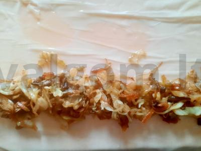 Kepiniai „Sraigė“ su kopūstais ir grybais Žingsnis 4