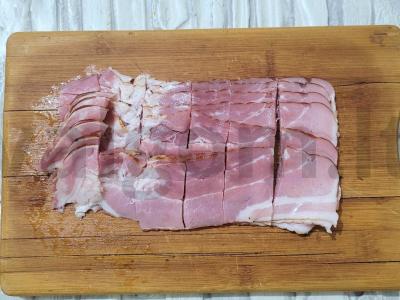 Skani makaronai grietinėlės padaže su bekonu ir sūriu Žingsnis 1