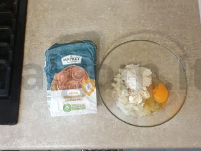 Karšti sumuštiniai su menkės faršu ir svogūnais Žingsnis 3