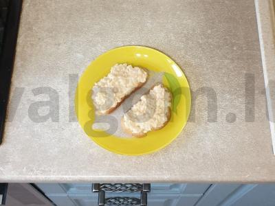 Karšti sumuštiniai su menkės faršu ir svogūnais Žingsnis 4