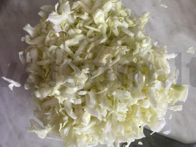 Salotas „Kopūstų salčichonas“ Žingsnis 1