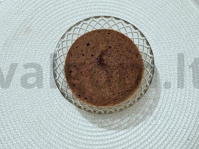 Nuostabus šokoladinis keksiukas su kefyru mikrobangų krosnelėje Žingsnis 4