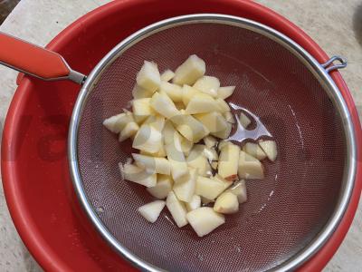 Obuolių užpiltinė iš obuolių „Royal Gala“ Žingsnis 8