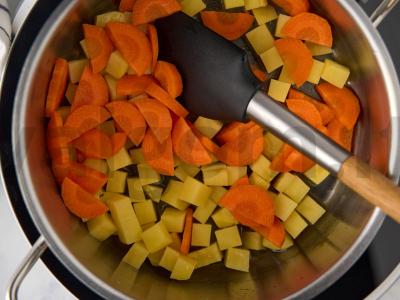 Daržovės su kuskusu Žingsnis 4