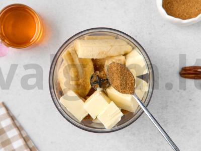 Banano duona su datulių sirupu Žingsnis 2