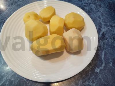 Bulvių blynai su faršu Žingsnis 1