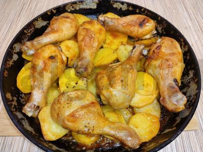 Vištienos blauzdelės su bulvėmis orkaitėje Žingsnis 11