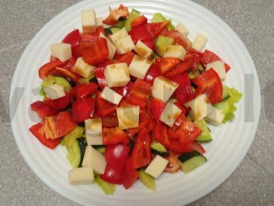 Daržovių salotas su feta ir apelsinų padažu Žingsnis 7