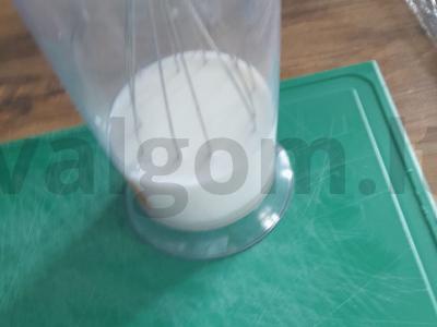 Dešrelės tešloje ant pagaliukų Žingsnis 2