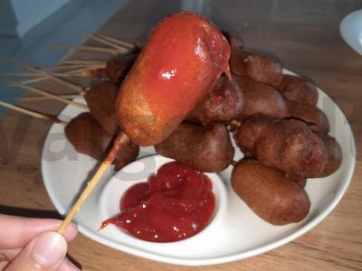 Dešrelės tešloje ant pagaliukų pagrindine nuotrauka