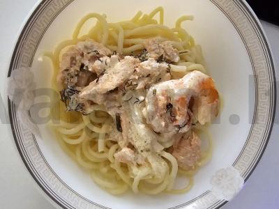 Spagečiai su upėtakiu ir krevetėmis pagrindine nuotrauka