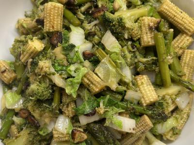 Tailandietiški kepti daržovės pagrindine nuotrauka