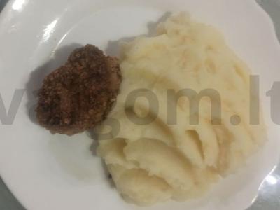 Kiaulienos faršo kotletai džiūvėsėliuose pagrindine nuotrauka