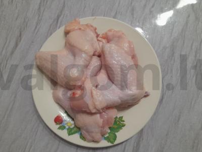 Vištienos sparneliai, kepti lėtoje viryklėje Žingsnis 1
