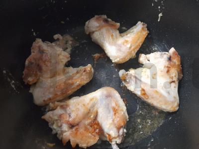 Vištienos sparneliai, kepti lėtoje viryklėje Žingsnis 8