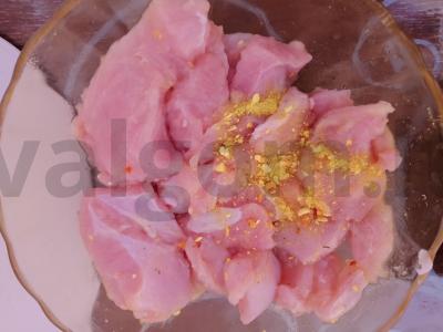 Salotas „A-la Cezaris“ su kalakutiena Žingsnis 2