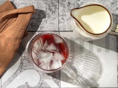 Uogų latte su žemės riešutų sviestu Žingsnis 4