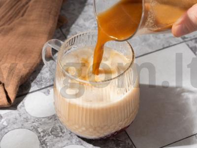 Uogų latte su žemės riešutų sviestu Žingsnis 5