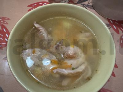 Raudonos lęšiai su rūkytomis vištienos pagrindine nuotrauka