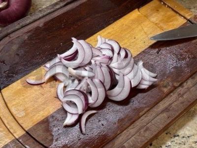 Namų daržovių salotas su baziliku Žingsnis 4