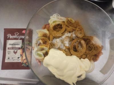 Vištiena, troškinta su bulvėmis lėtoje viryklėje Žingsnis 2