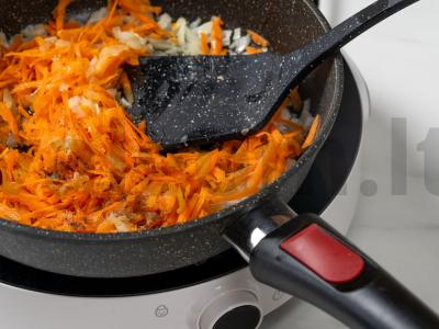 Plovas su džiovintais abrikosais Žingsnis 4