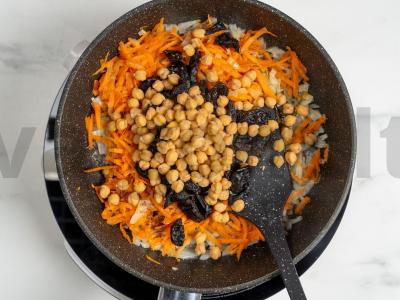 Plovas su džiovintais abrikosais Žingsnis 5