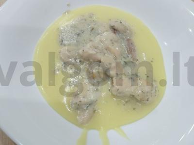 Vištienos filė pieno padaže pagrindine nuotrauka