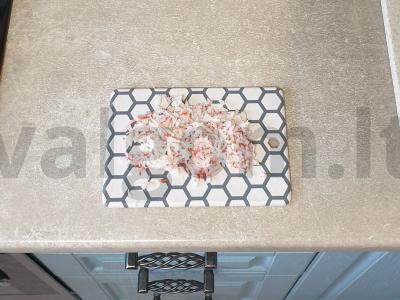 Karšti sumuštiniai su krabų lazdelėmis Žingsnis 2