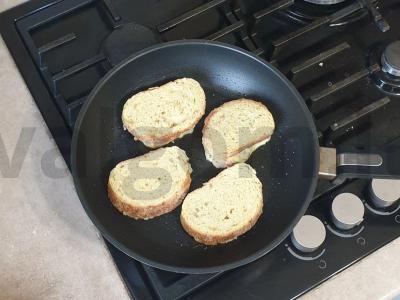 Karšti sumuštiniai su krabų lazdelėmis Žingsnis 6