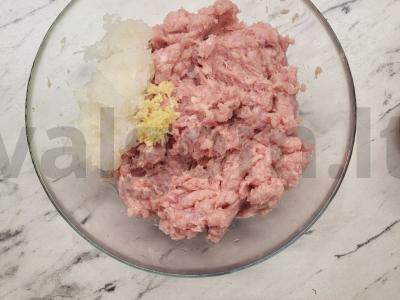 Kepti kopūstai su švelniu padažu Žingsnis 1