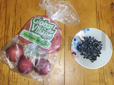 Miško mėlynių kompotas su obuoliu Žingsnis 1