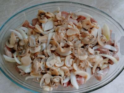 Bulvės su mėsa ir grybais orkaitėje Žingsnis 4