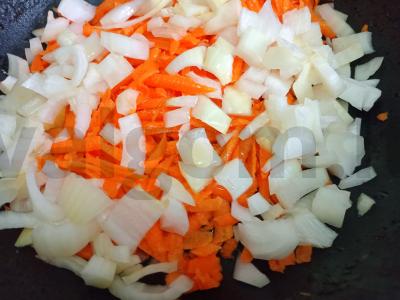 Lašiša, kepta su daržovėmis po sūriu Žingsnis 1