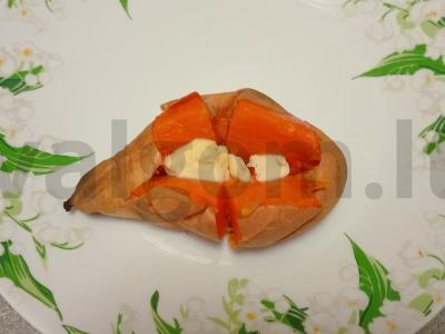 Keptas batatas su rūkytos dešros ir sūrio įdaru Žingsnis 3