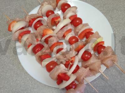 Kepti kalakutienos šašlykai su daržovėmis Žingsnis 4