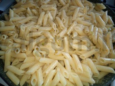 Penne su konservuotomis sardinėmis ir troškintu svogūnu Žingsnis 3